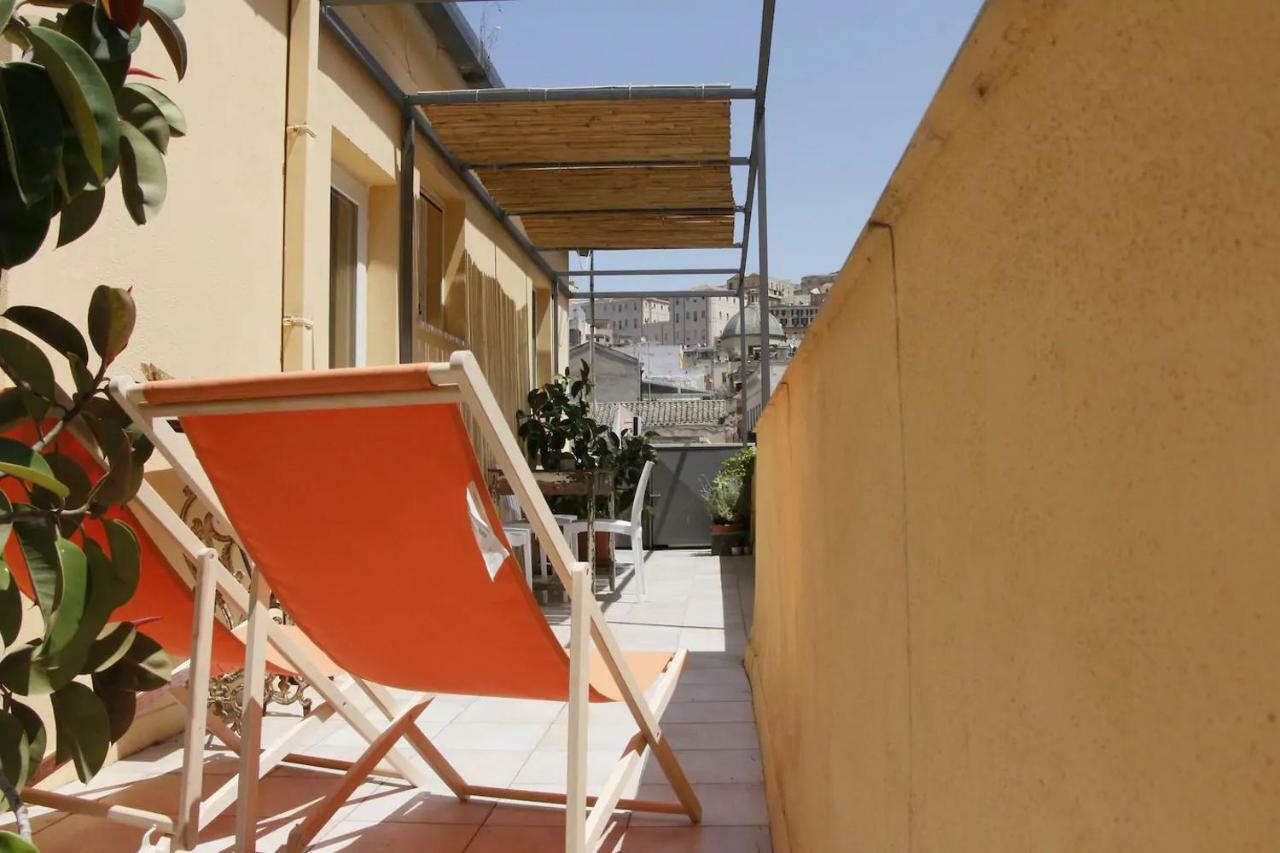 Appartamento Con Terrazza Panoramica In Marina. カリアリ エクステリア 写真